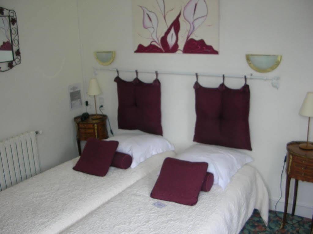 Logis Hotel Le Relais De La Poste Restaurant Le Fil Du Temps Thury-Harcourt-le-Hom Exterior foto